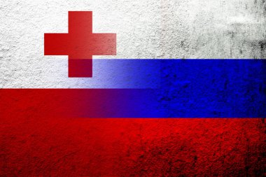 Tonga Krallığı Ulusal Bayrağı taşıyan Rusya Federasyonu Ulusal Bayrağı. Grunge arkaplanı