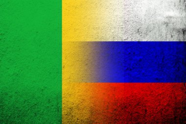 Ulusal Mali Cumhuriyeti bayrağı taşıyan Rusya Federasyonu bayrağı. Grunge arkaplanı