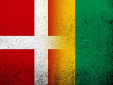 Ulusal Gine Cumhuriyeti bayrağıyla Danimarka Krallığı Ulusal Bayrağı. Grunge Arkaplanı