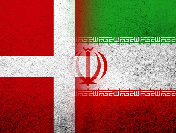 Bandeira Nacional Reino Dinamarca Com Bandeira Nacional República Islâmica Irão — Fotografia de Stock