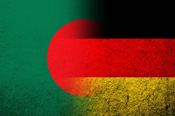 Государственный Флаг Германии Флагом Бангладеш Гранж Фон — стоковое фото