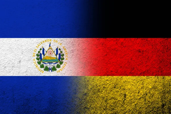 Національний Прапор Німеччини Національним Прапором Сальвадору Grunge Background — стокове фото
