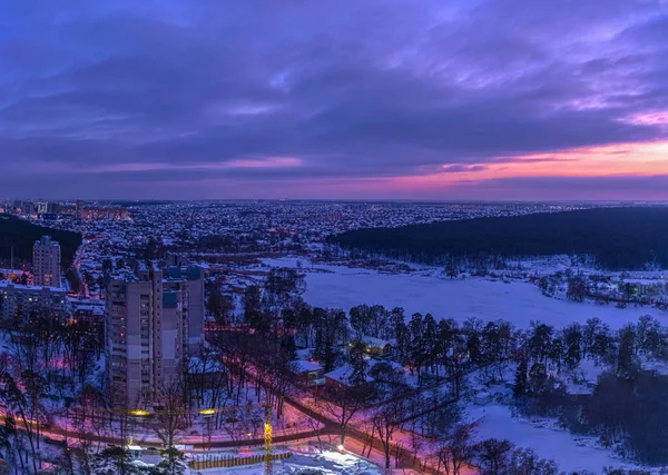 Zachód Słońca Obrzeżach Kijowa Ośnieżony Las Zimą Kijów Ukraina — Zdjęcie stockowe