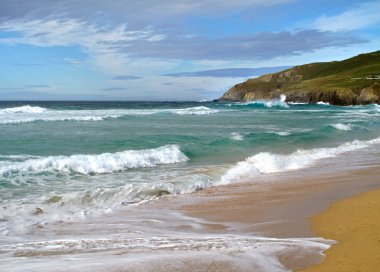 dalgalar deniz kıyısında breaking