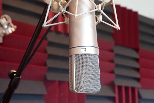 Microphone in recording studio — Stock Photo, Image