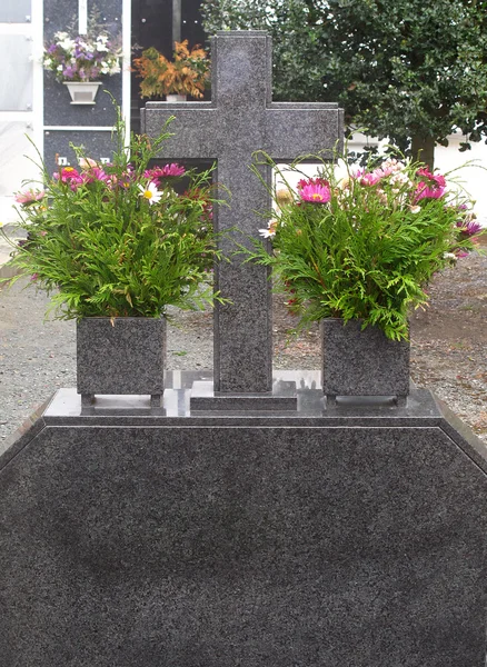 Tombeau dans un cimetière en Espagne — Photo