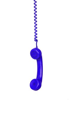 Mavi telefon kablosu asılı