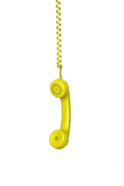 Sarı telefon kablosu asılı