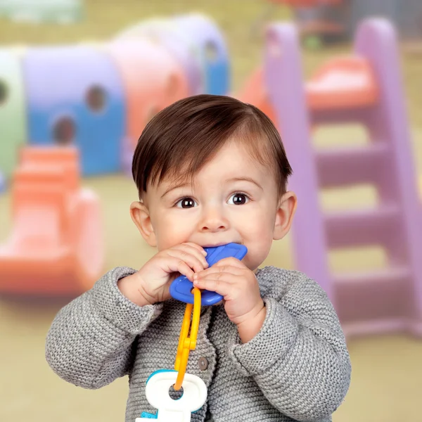 Adorable niña en la creche — Foto de Stock