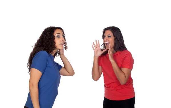 Lustiges Mädchen schreit etwas dünn zu ihrer Freundin — Stockfoto