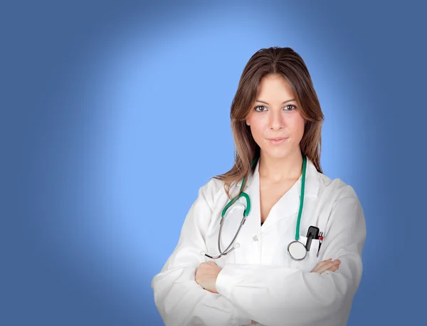 Atractivo médico con los brazos cruzados —  Fotos de Stock