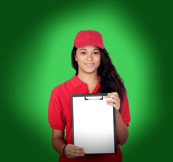 Jovem trabalhador com uniforme vermelho e prancheta — Fotografia de Stock