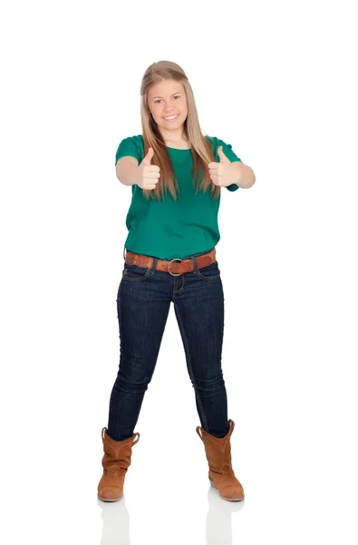 Menina bonita com t-shirt verde dizendo Ok — Fotografia de Stock