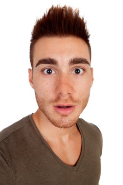 Dikenli saç ile sürpriz casual adam