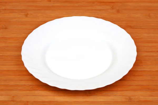 Primer plano de un plato blanco vacío — Foto de Stock