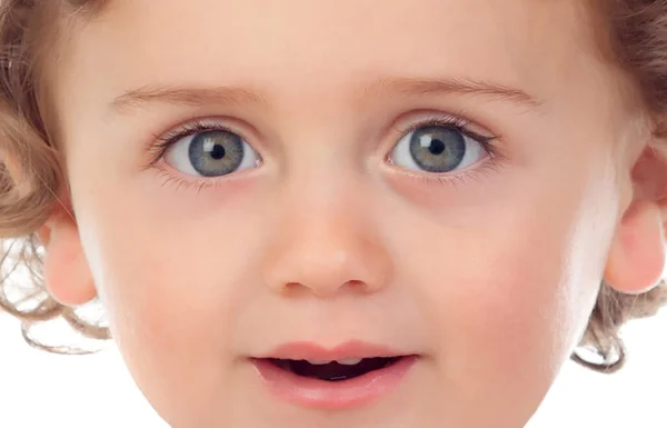 Retrato Niño Pequeño Con Grandes Ojos Azules Pelo Rubio Rizado —  Fotos de Stock