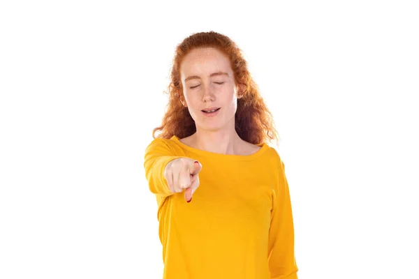 Jonge Mooie Vrouw Glimlachen Vol Vertrouwen Wijzen Naar Iets Positieve — Stockfoto