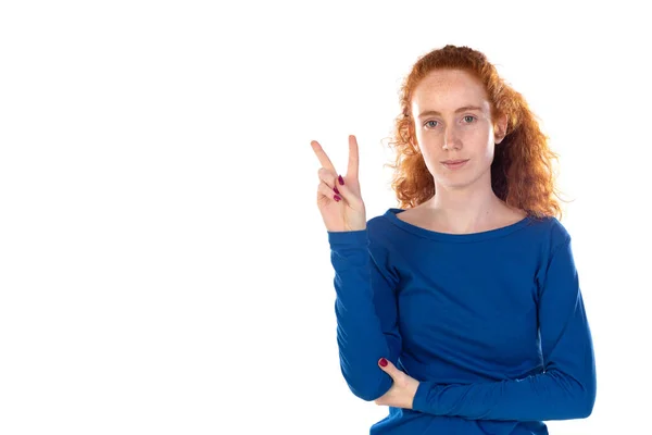 Retrato Atraente Bem Sucedido Menina Ruiva Regozijando Divertindo Isolado Sobre — Fotografia de Stock