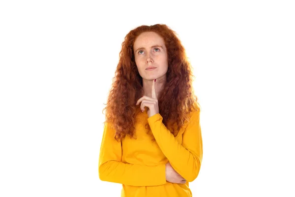 Beyaz Arka Planda Izole Edilmiş Dalgın Kızıl Saçlı Kız — Stok fotoğraf