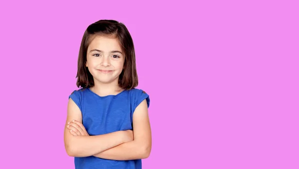 Morena Niña Con Camiseta Azul Aislada Sobre Fondo Color —  Fotos de Stock