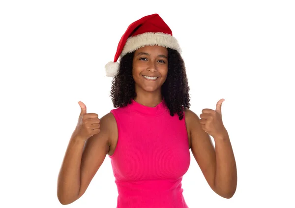 年轻的非洲裔美国女孩头戴圣诞帽 背景孤立 身穿粉色T恤 — 图库照片