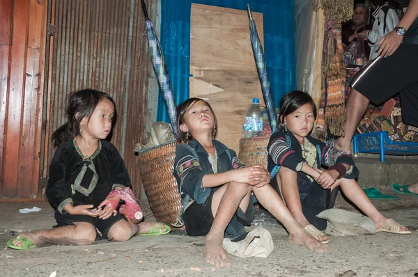 Poveri bambini neri Hmong — Foto Stock