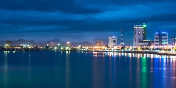 Paisagem urbana de noite de Danang — Fotografia de Stock