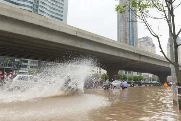 バイクから水しぶき — ストック写真