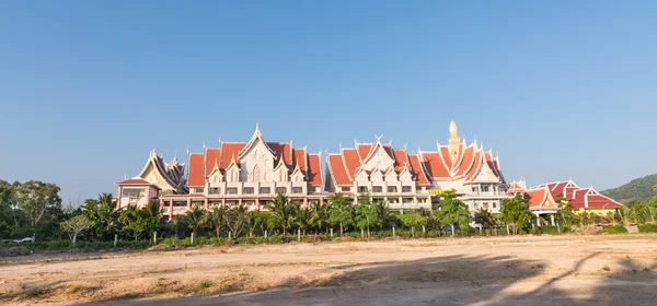 Aonang ayodhaya beach resort — Zdjęcie stockowe