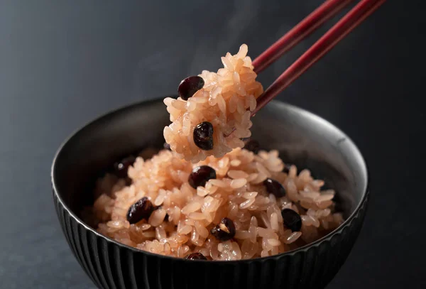 Red Rice Placed Black Background Sekihan Steamed Glutinous Rice Boiled — Stock Photo, Image