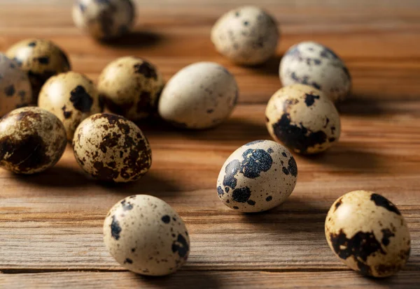 Lot Quail Eggs Placed Wooden Background Close — Zdjęcie stockowe