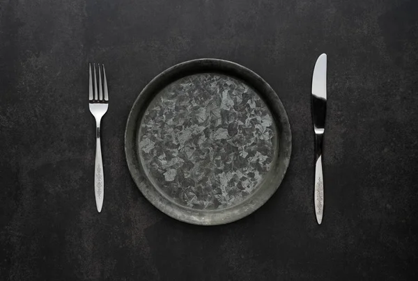 Silver Knives Forks Black Background Empty Iron Plates Antique Retro — Stok fotoğraf