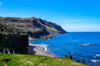 Gros Morne Ulusal Parkı 'ndan okyanus manzarası