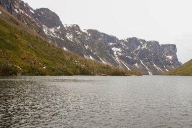 Yeni kurulan toprakların fiyortlarını görmek için ortak turizm aktiviteleri