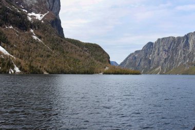 Yeni kurulan toprakların fiyortlarını görmek için ortak turizm aktiviteleri