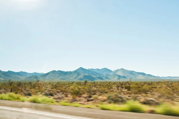 Desierto y carretera —  Fotos de Stock