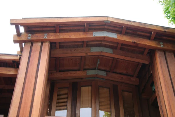 Luxo casa de madeira — Fotografia de Stock