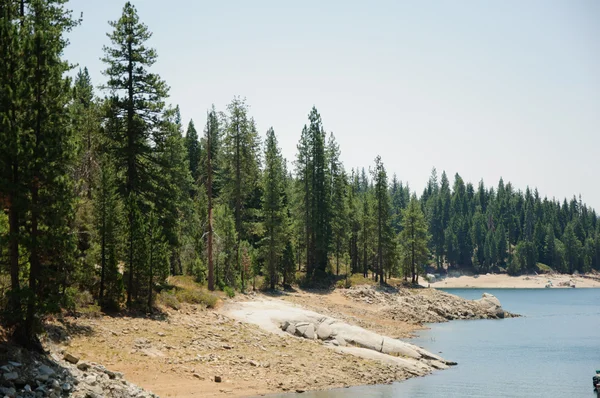 Sierra landschap in scheerapparaat lake, Californië — Stockfoto