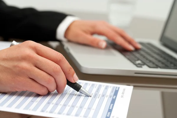 Extreme close up of female hands working. — Stock Photo, Image