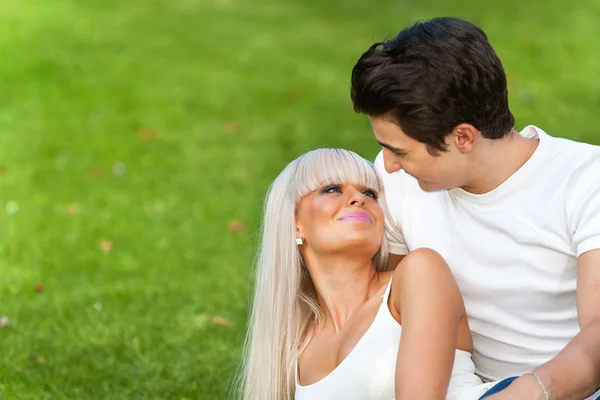 Romántico en pareja enamorada . —  Fotos de Stock