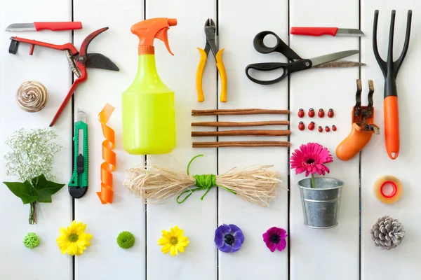 Kertészet és virágüzlet-eszközök. — Stock Fotó