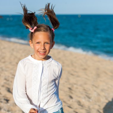 mutlu kız ponytails.