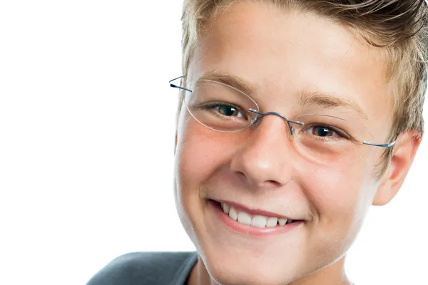 Extreme close-up van jongen met eye slijtage. — Stockfoto