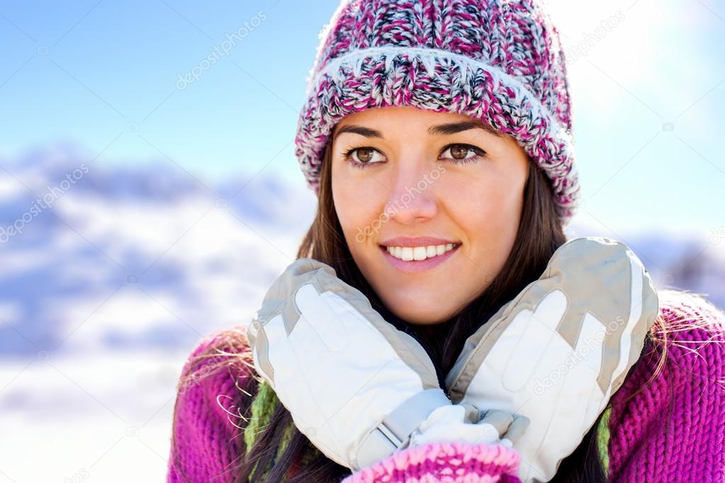 Cristina Quesada - La Chica del Gorro Azul