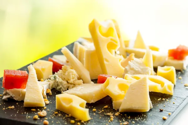 Prato de queijo. — Fotografia de Stock