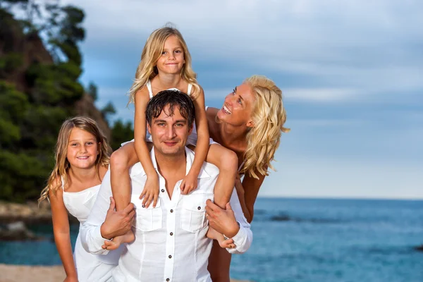 Family portrait at seaside. — Stock Photo, Image