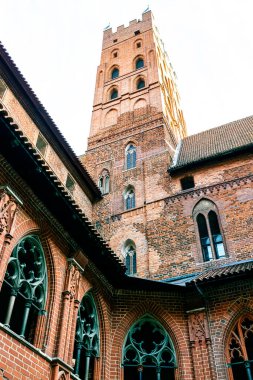 Malbork 'taki Tötonik Düzen Kalesi - 2 Ocak 2020' de Polonya 'nın Malbork kentindeki en büyük şato.