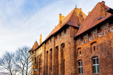 Malbork 'taki Tötonik Düzen Kalesi - 2 Ocak 2020' de Polonya 'nın Malbork kentindeki en büyük şato.
