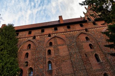 Malbork 'taki Tötonik Düzen Kalesi - 2 Ocak 2020' de Polonya 'nın Malbork kentindeki en büyük şato.