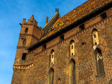 Malbork 'taki Tötonik Düzen Kalesi - 2 Ocak 2020' de Polonya 'nın Malbork kentindeki en büyük şato.